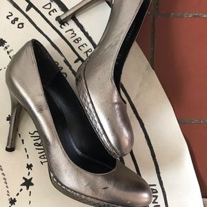 Stuart Weitzman platinum metallic heel